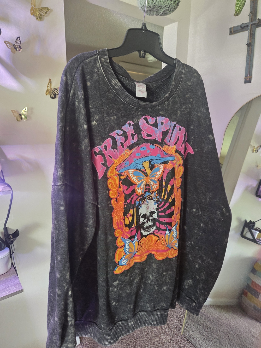 Women's Black Acid Wash "Free Spirit" Graphic Sweatshirt 3XL